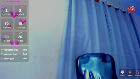 Snapshot of hot_beauty__ chatting on 02.25.25 VALENTINA online show from 02.25.25