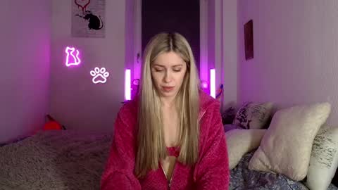 Snapshot of hot_berry69 chatting on 02.14.26 Dashka online show from 02.14.26