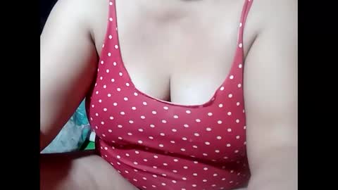 hot_boobs21 online show from 12.15.24