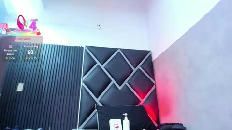 Snapshot of hot_boy_04 chatting on 10.26.25 hot boy 04 online show from 10.26.25