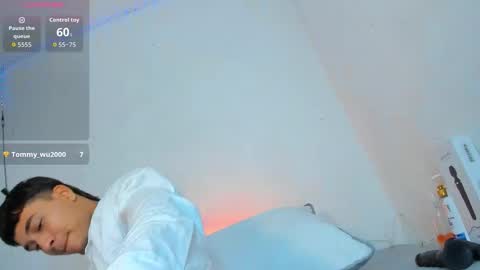 Snapshot of hot_boy_04 chatting on 03.03.26 hot boy 04 online show from 03.03.26