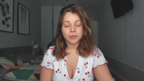 LiluCaroline online show from 02.21.25