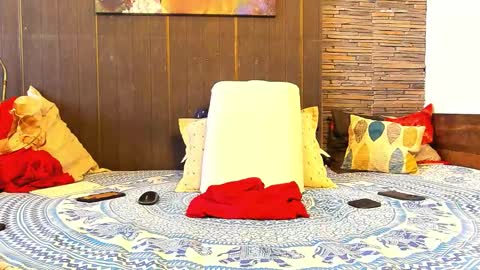 hot_chocolate4u online show from 03.10.26