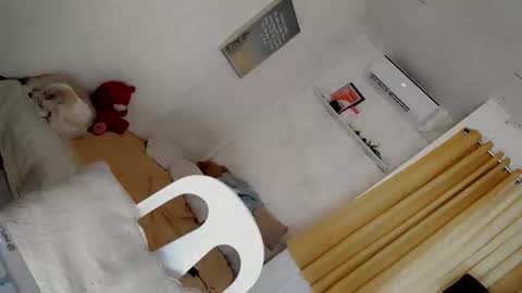 its me CLAUDIA online show from 11.11.25