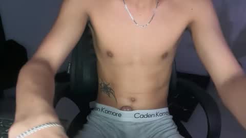 Snapshot of hot_cuteboy02 chatting on 11.03.25 Kim online show from 11.03.25