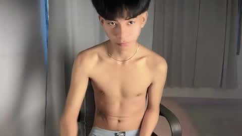Snapshot of hot_cuteboy02 chatting on 01.18.26 Kim online show from 01.18.26