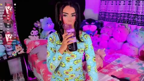 Snapshot of hot_eyes16 chatting on 05.18.26 Valens online show from 05.18.26
