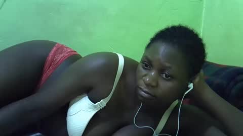 Snapshot of hot_girlly chatting on 09.17.25 hot_girlly online show from 09.17.25