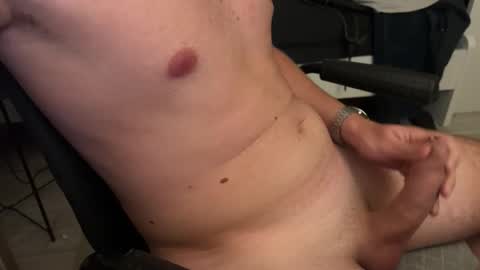 Snapshot of hot_guy2001 chatting on 09.09.25 hot_guy2001 online show from 09.09.25