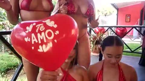 Snapshot of hot_kittens_xxx chatting on 02.14.26 kittens online show from 02.14.26