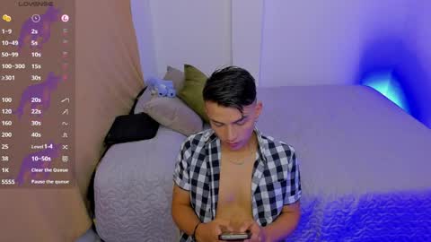 Snapshot of hot_latin_temptation chatting on 04.06.26 Alejandro online show from 04.06.26