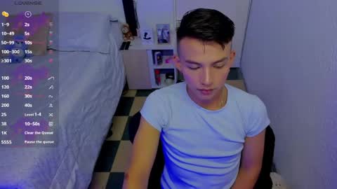 Snapshot of hot_latin_temptation chatting on 04.29.26 Alejandro online show from 04.29.26