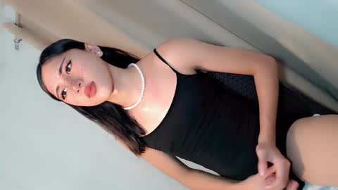 Snapshot of hot_little_angel18 chatting on 06.08.26 hot_little_angel18 online show from 06.08.26