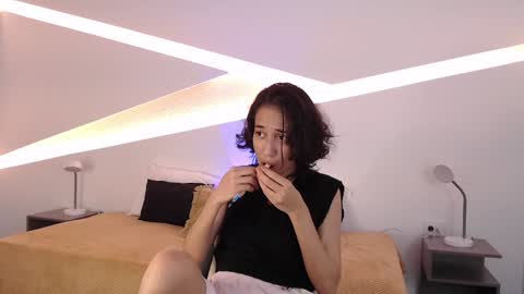 Alana online show from 12.21.24