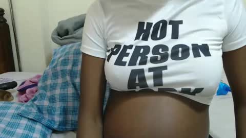 Snapshot of hot_marrie chatting on 01.14.25 Marrie online show from 01.14.25