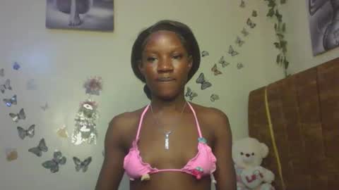 Snapshot of hot_petite100 chatting on 02.15.26 hot petite100 online show from 02.15.26