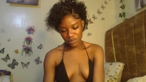 Snapshot of hot_petite100 chatting on 04.24.26 hot petite100 online show from 04.24.26