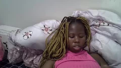 Snapshot of hot_petra2 chatting on 04.19.26 Daddys doll online show from 04.19.26