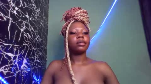 Snapshot of hot_stellaa chatting on 02.12.25 Stella online show from 02.12.25