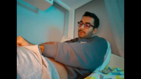 Snapshot of hotboy975334 chatting on 12.19.25 Alp online show from 12.19.25