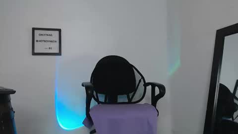 Snapshot of hotboyneon490 chatting on 01.31.25 Alex Neon online show from 01.31.25