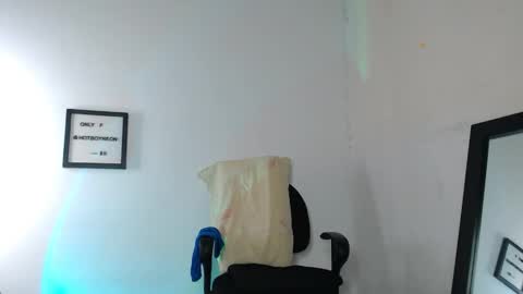 Snapshot of hotboyneon490 chatting on 09.11.25 Alex Neon online show from 09.11.25