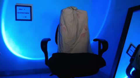 Snapshot of hotboyneon490 chatting on 09.29.25 Alex Neon online show from 09.29.25