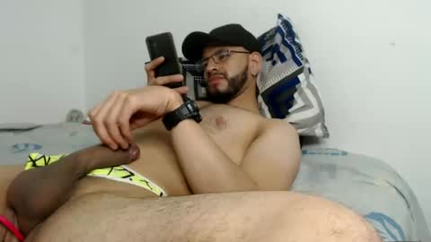Snapshot of hotdereck33 chatting on 03.05.25 hotdereck33 online show from 03.05.25