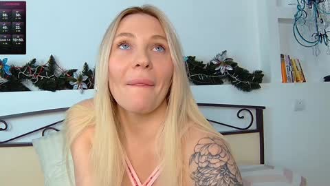 Anna 23   Archie 25  online show from 01.23.25