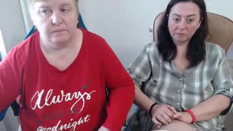 Snapshot of hotfiremommy chatting on 11.13.25 LimonkaFire online show from 11.13.25