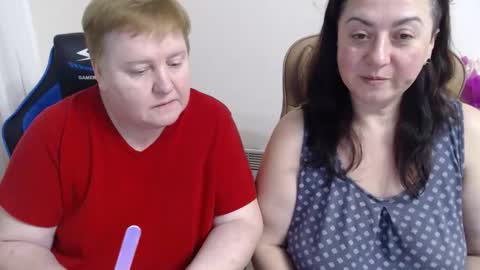 Snapshot of hotfiremommy chatting on 12.16.25 LimonkaFire online show from 12.16.25