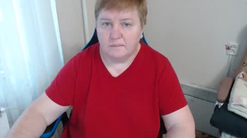 Snapshot of hotfiremommy chatting on 12.23.25 LimonkaFire online show from 12.23.25