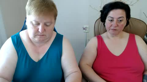 Snapshot of hotfiremommy chatting on 06.18.26 LimonkaFire online show from 06.18.26