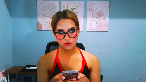 Snapshot of hotfvckingemerlyn chatting on 05.15.26 emily online show from 05.15.26