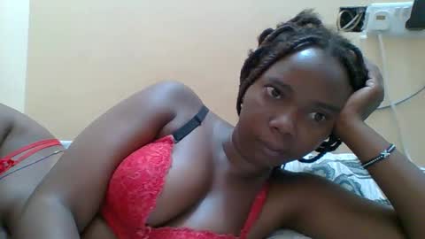 Snapshot of hotgodees chatting on 01.18.26 Queen online show from 01.18.26