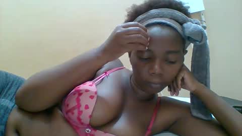 Snapshot of hotgodees chatting on 01.31.26 Queen online show from 01.31.26