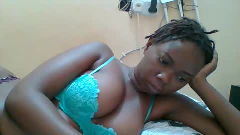 Snapshot of hotgodees chatting on 02.11.26 Queen online show from 02.11.26