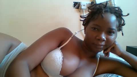 Snapshot of hotgodees chatting on 02.28.26 Queen online show from 02.28.26