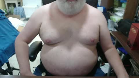 Snapshot of hotgrandpa594u chatting on 10.06.25 hotgrandpa594u online show from 10.06.25