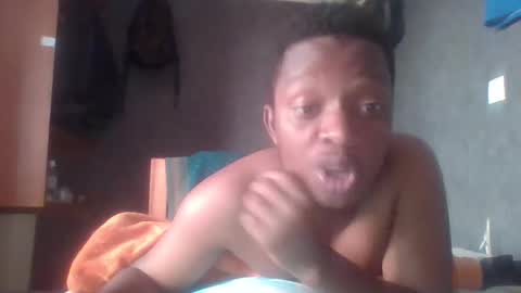 hotguyy001 online show from 02.19.25