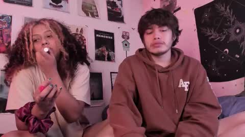 Snapshot of hothoneychile chatting on 02.03.26 Sam and Nico online show from 02.03.26