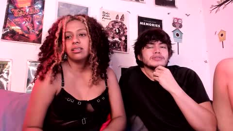 Snapshot of hothoneychile chatting on 02.05.26 Sam and Nico online show from 02.05.26