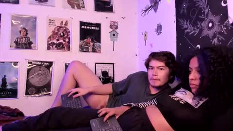 Snapshot of hothoneychile chatting on 02.11.26 Sam and Nico online show from 02.11.26