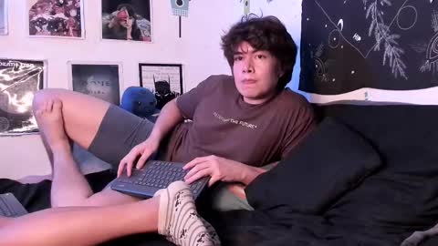 Snapshot of hothoneychile chatting on 02.18.26 Sam and Nico online show from 02.18.26