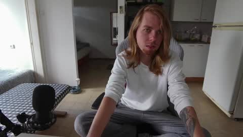 Snapshot of hotinhell666 chatting on 12.13.24 Hikikomori Alex online show from 12.13.24