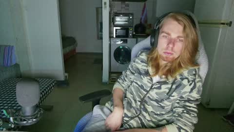 Snapshot of hotinhell666 chatting on 12.14.24 Hikikomori Alex online show from 12.14.24