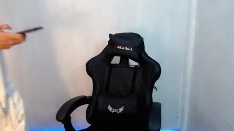 Snapshot of hotking_cummer chatting on 02.20.26 hotking_cummer online show from 02.20.26