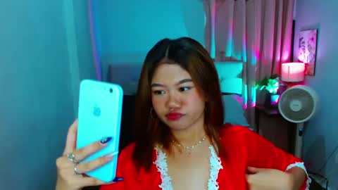 Snapshot of hotlayla_ chatting on 03.01.25 Layla online show from 03.01.25