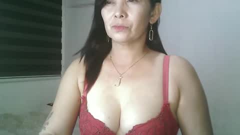 Snapshot of hotmamajen4u chatting on 04.21.26 hotmamajen4u online show from 04.21.26
