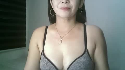Snapshot of hotmamajen4u chatting on 05.08.26 hotmamajen4u online show from 05.08.26
